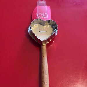 NWT Rae Dunn Valentine spatula and cookie cutter